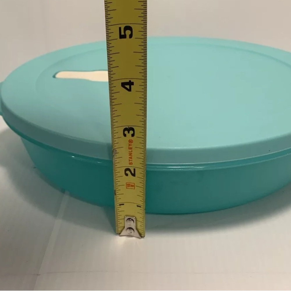 Tupperware Crystal Wave Divided container - Picture 5 of 6
